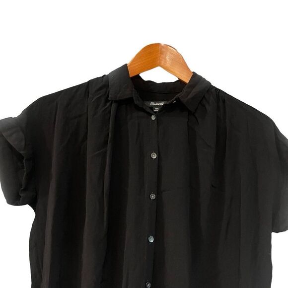 Madewell light weight black short sleeve button up top - Picture 2 of 9